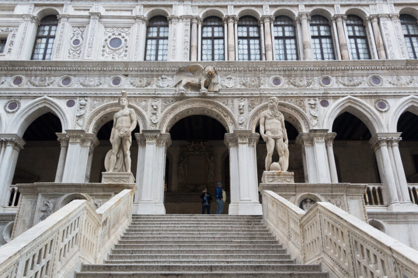 Los mejores lugares para fotografiar Venecia giants staircase venice La Escalera de los Gigantes en el Palacio Ducal de Venecia, Italia