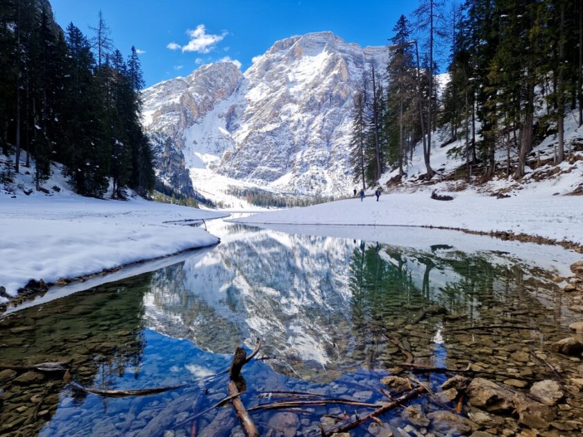 Ausflüge von Venedig – Die schönsten Tagestrips & Orte in der Umgebung braies from river Pragser Wildsee vom Fluss aus gesehen