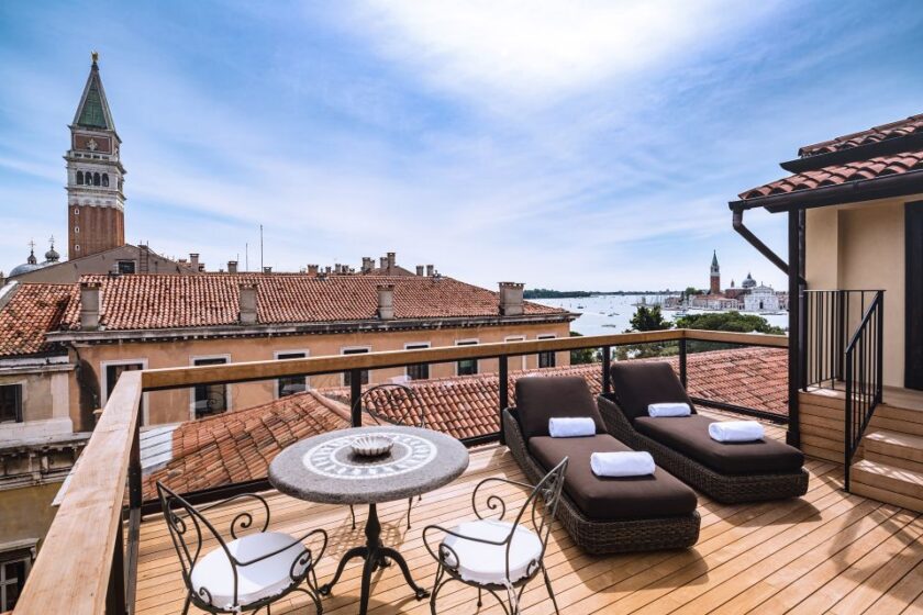 Hoteles en San Marco, Venecia, con vista al canal: lo mejor de lo mejor Baglioni Venezia Giorgione Suite Terrazza leading hotels of the world Vista desde la Suite Giorgione con terraza del Baglioni Venezia, Leading Hotels of the World, uno de los mejores hoteles de San Marco, Venecia, con vista al canal