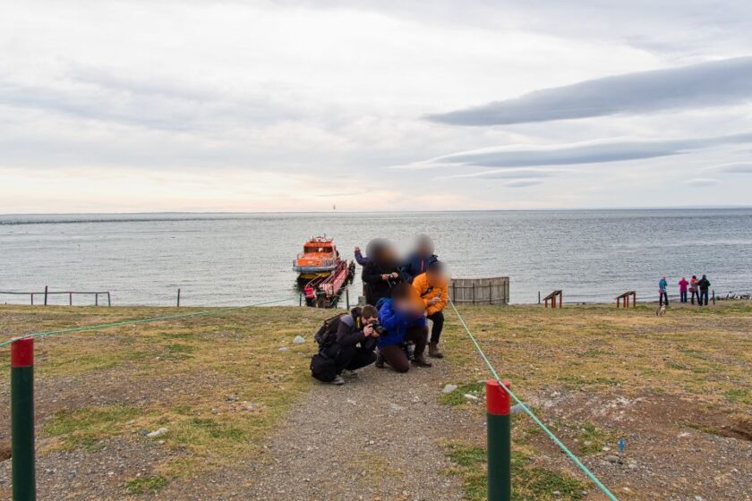 Pingüinos en Punta Arenas: tours, consejos e Isla Magdalena arrival to isla magdalena patagonia Llegada a Isla Magdalena para ver pingüinos cerca de Punta Arenas, Patagonia chilena