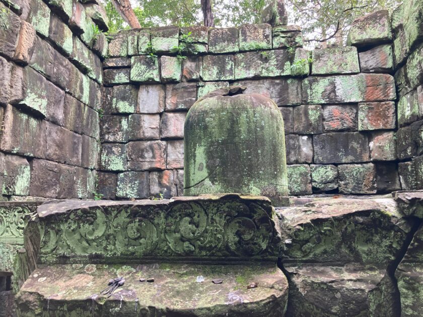 Koh Ker and Beng Mealea - Ultimate guide Linga into Prasat Linga Koh Ker Cambodia Linga into Prasat Linga Koh Ker Cambodia
