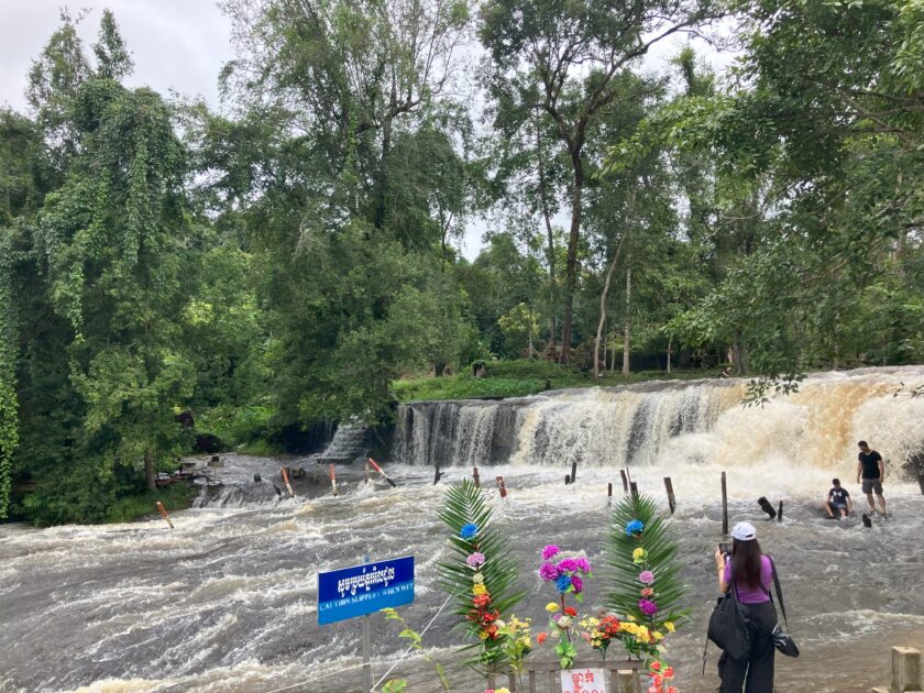 Kulen Mountain Waterfall Phnom Kulen Waterfall Main entrance kulen mountains cambodia 1 Phnom Kulen Waterfall Main entrance-kulen mountains-cambodia
