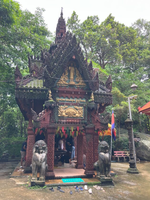 Kulen Mountains – Perfect Day Trip from Siem Reap Wat Preah Ang Thom Pagoda and surroundings kulen mountains cambodia Wat Preah Ang Thom Pagoda and surroundings-kulen mountains-cambodia