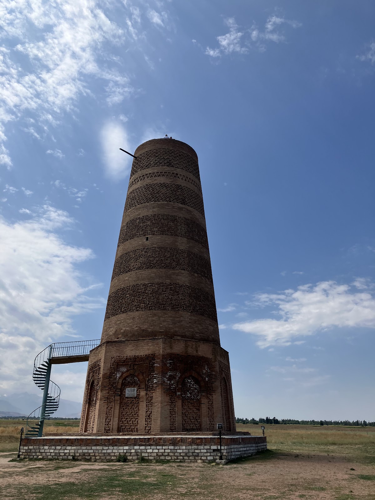 Excursión de un día desde Bishkek a la Torre Burana es hk img 73531 40 Torre Burana en Kirguistán | Minarete histórico de Kirguistán