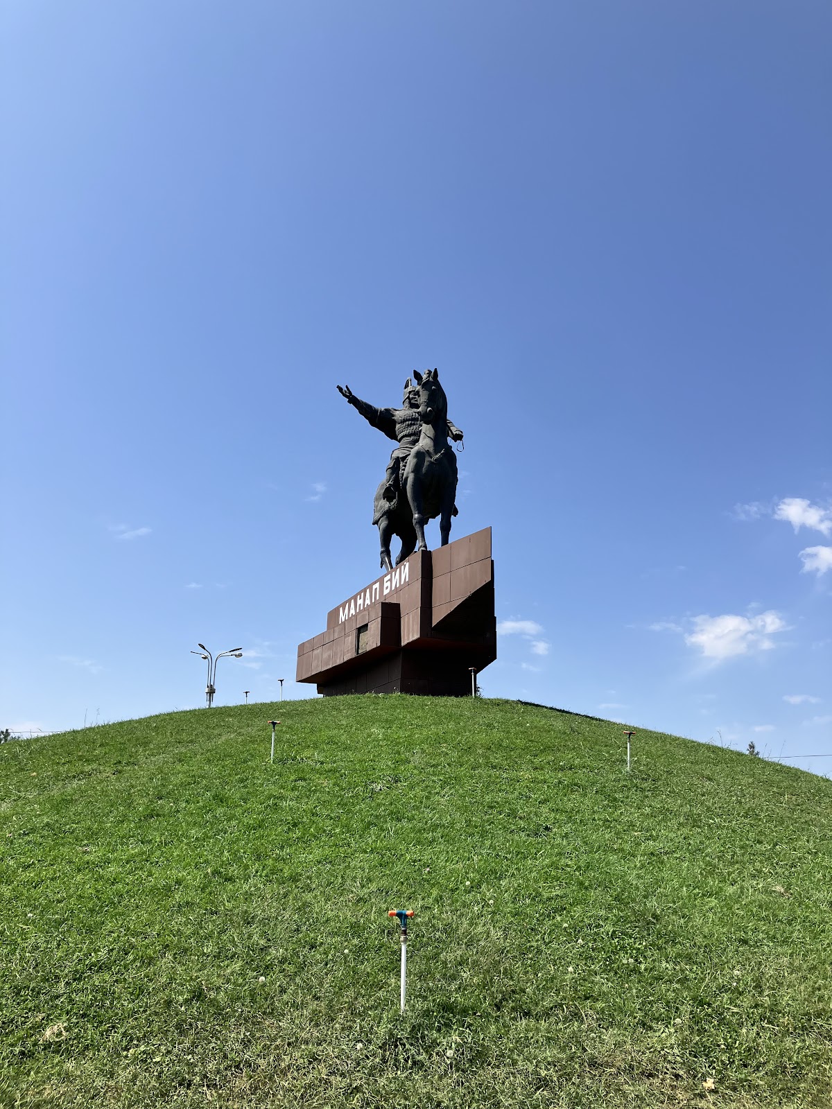 Excursión de un día desde Bishkek a la Torre Burana es hk img 73531 47 Tokmok, Kirguistán | Estatua en Tokmok
