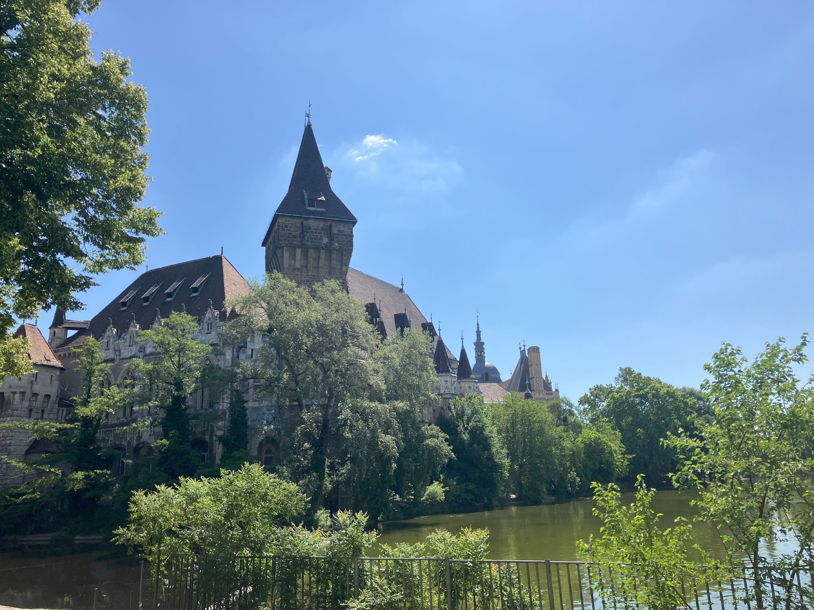 Las 56 mejores cosas que hacer en Budapest es hu img 73623 29 Castillo de Vajdahunyad | Budapest | Hungría