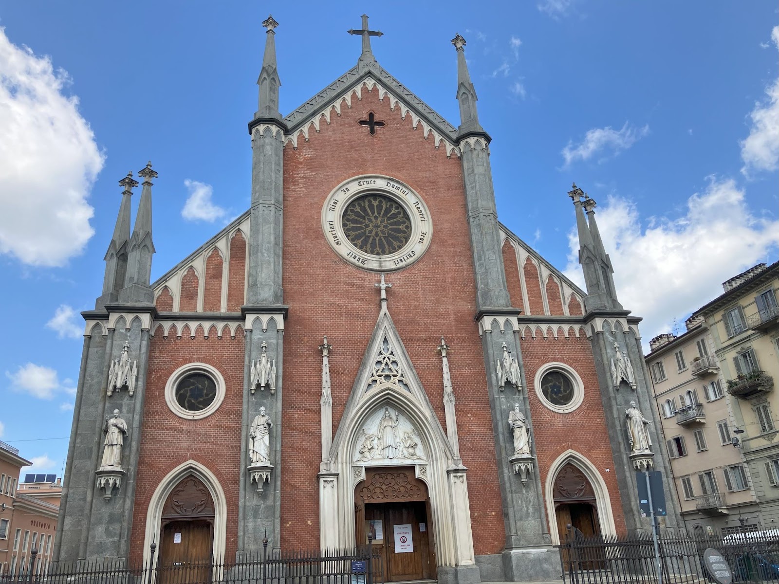 Itinerario de un día en Turín: ¿vale la pena visitarla? es img 75811 48 Una iglesia de Turín | Turín | Italia